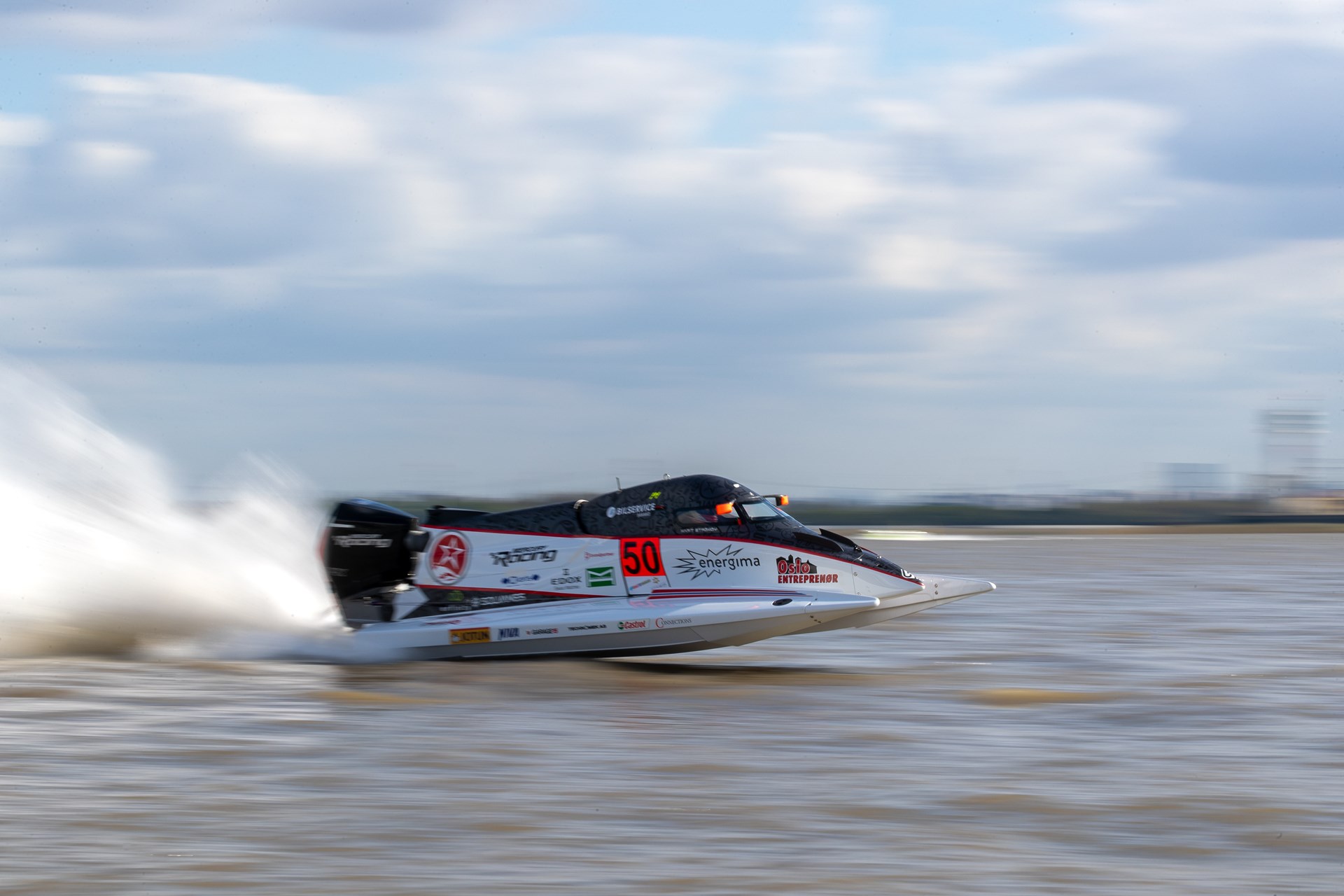MARIT STRØMØY LOOKS TO TAKE THE FOUR-STROKE V8 ENGINE TO A 2025 PODIUM FINISH